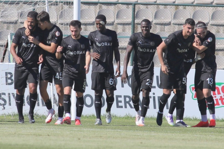 Bandırma'da kazanan Manisa oldu
