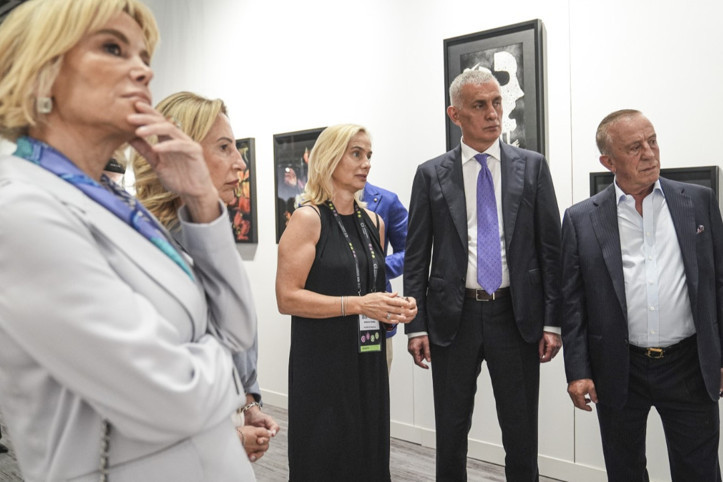 Ceferin'in eşi İstanbul'da sergi açtı