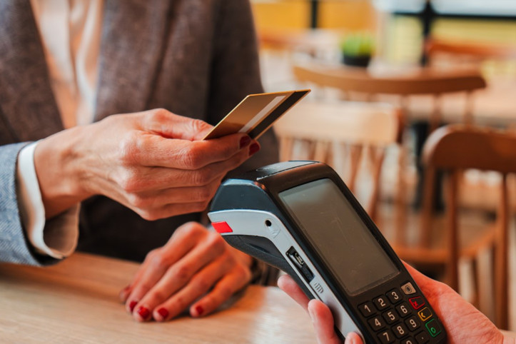 Kartlı ödemeler ekimde 2,2 trilyon lirayı aştı