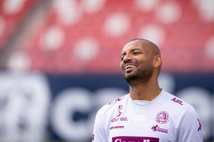 Fenerbahçe'de saç baş yolduruyordu: Joao Pedro, şimdi Meksika'yı sallıyor!