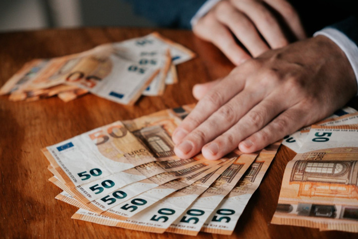 Euro 50 lirayı aşarak rekor kırdı