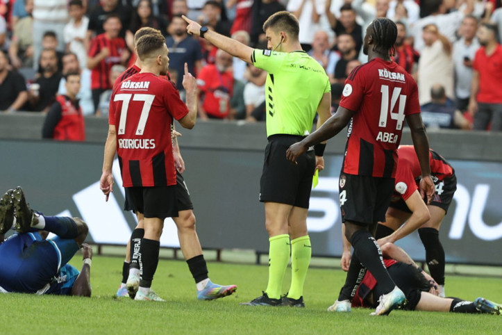 Samsunspor'dan Ndiaye'nin kırmızı kartına itiraz