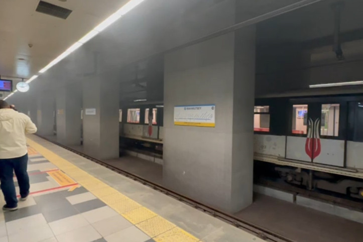 İstanbul'da metro yangını: İstasyon kapatıldı, yolcular tahliye edildi