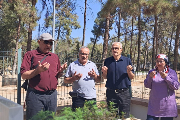 Şehit babasının mezarını 58 yıl sonra buldu