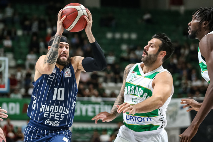 Ercan Osmani parladı: Efes, Bursa'yı 20 sayı farkla devirdi