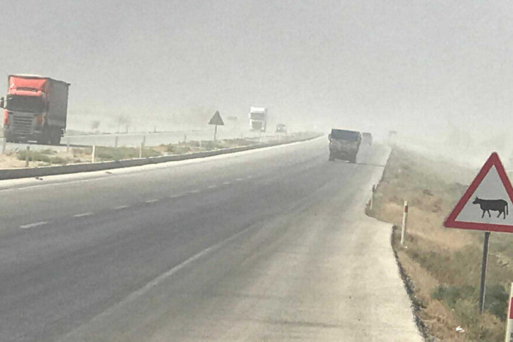 Konya’da kum fırtınası: Görüş mesafesi 20 metreye düştü