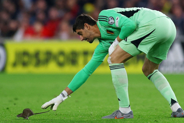 Courtois fareyi kaçırdı, alay konusu oldu