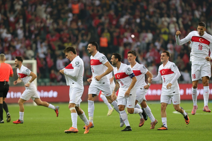A Milli Futbol Takımı Gürcistan'ı dağıttı: Play-off bileti avucumuzda!