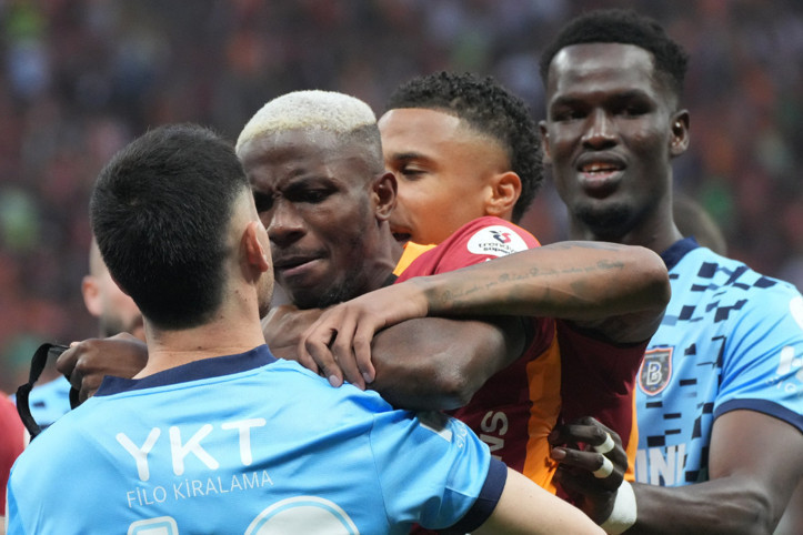 Eksik Galatasaray, Başakşehir'de seriyi sürdürme peşinde