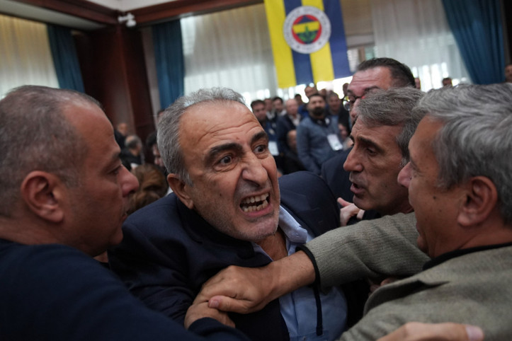 Fenerbahçe Yüksek Divan Kurulu'nda 'İncek' kavgası
