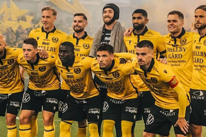 Dünya tarihine geçen şampiyonluk: 800 nüfuslu köy takımı Mjallby imkansızı başardı