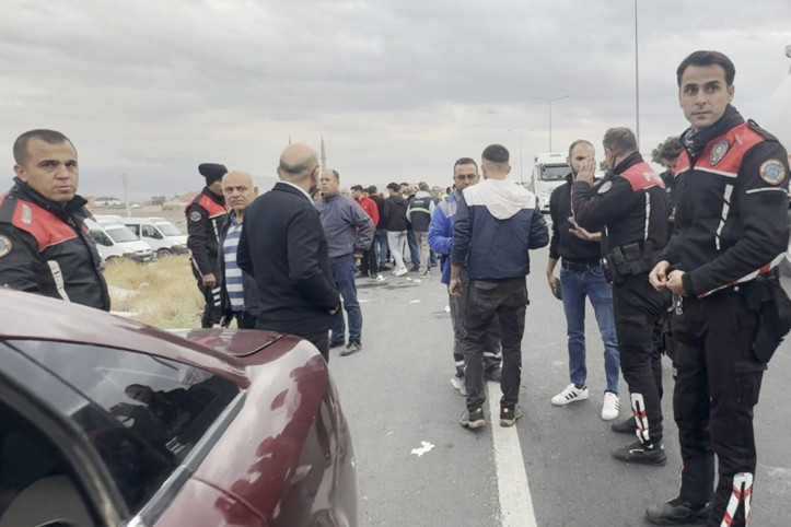 Cenazeden dönerken saldırıya uğradılar: 4 yaralı