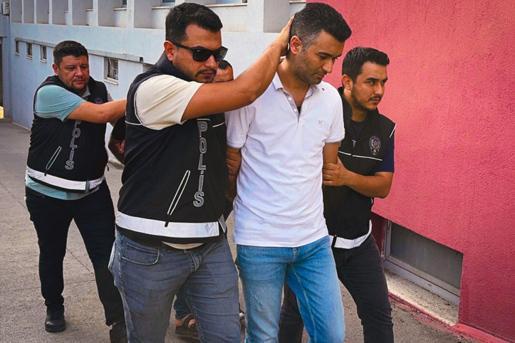 Kadınlar Günü'nde çiçek götürüp vurgun yaptı