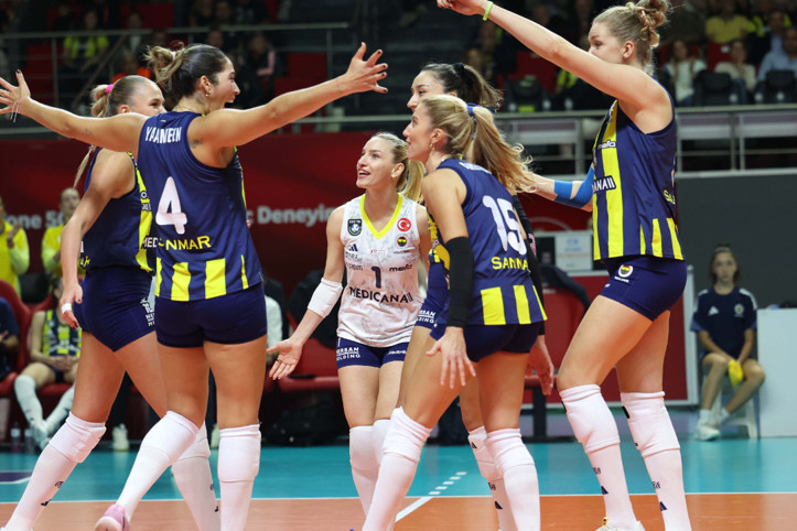 Fedorovtseva 21 sayıyla yıldızlaştı: Fenerbahçe derbide Beşiktaş'a set vermedi!