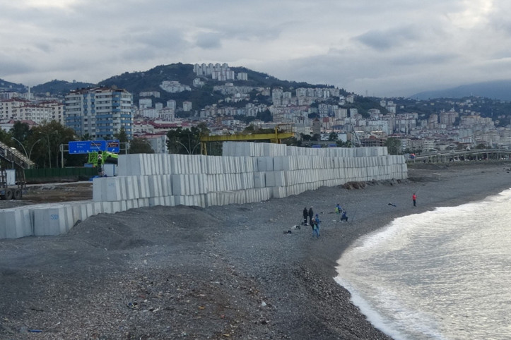 Her biri 21 ton: Deniz kıyısına beş bin adet konuluyor