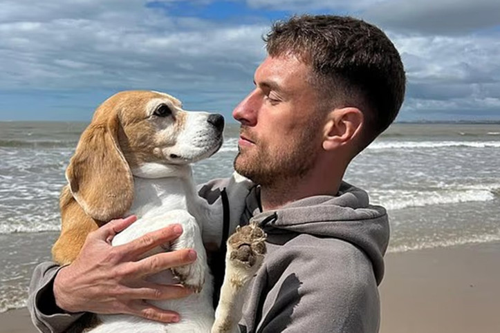 Yıldız futbolcu çaresiz: Köpeği için ödülü iki katına çıkardı