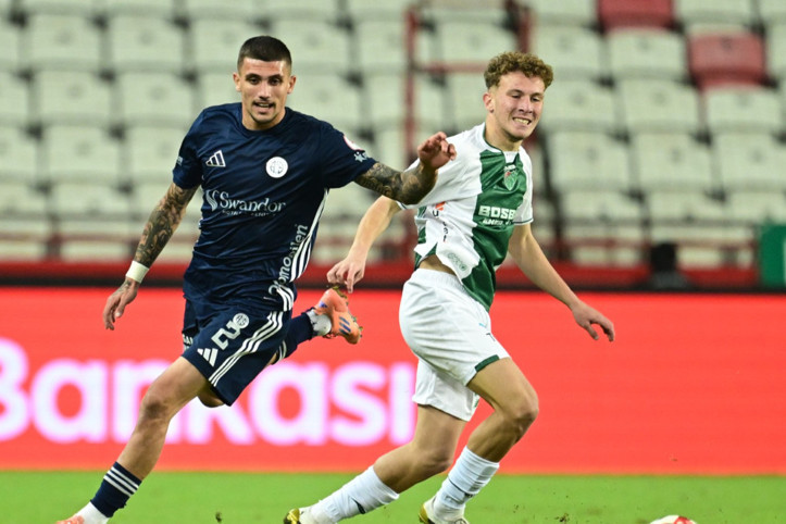 Antalya, kupada Bursa'yı farklı geçti