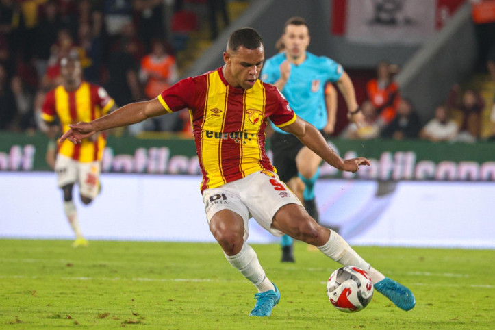 Göztepe Romulo ve Emerson'u arıyor