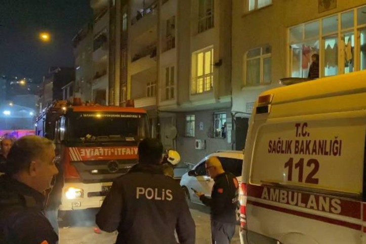 Esenler'de 5 katlı binada yangın: 15 kişi dumandan etkilendi