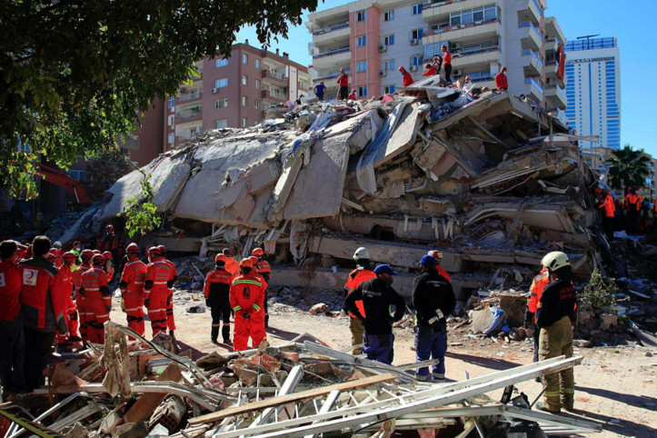Felaketin 5. yılı: İzmir depreminde hayatını kaybedenler anıldı