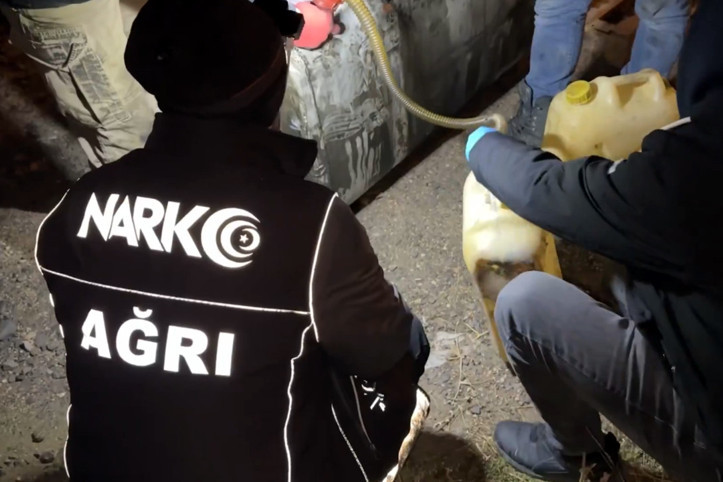 Ağrı'da yüzlerce kilo uyuşturucu ele geçirildi