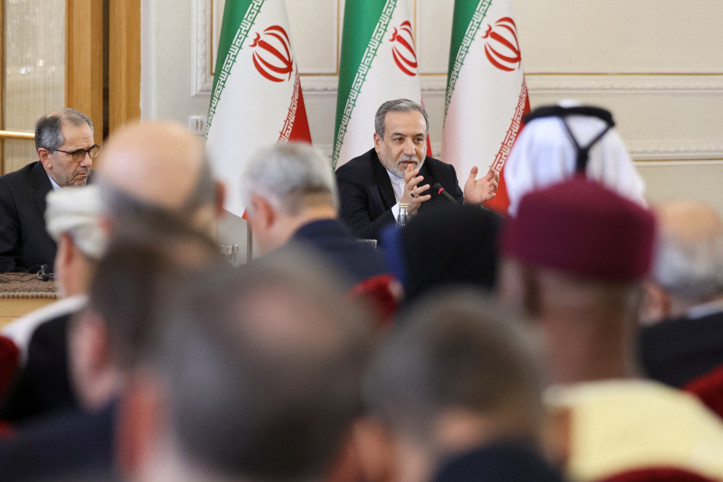 İran'dan Trump'ın talimatına tepki: Nükleer silahlı kabadayı