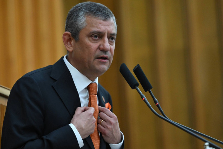 Özgür Özel: Bugünkü genel başkan olarak özür diliyorum