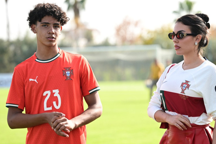 Ronaldo'nun oğlu Türkiye'de şampiyon: Nişanlısı ve annesi de izledi