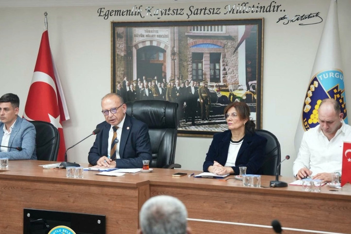 Belediye başkanı ret oyu veren AKP ve MHP'li üyelere sert çıktı