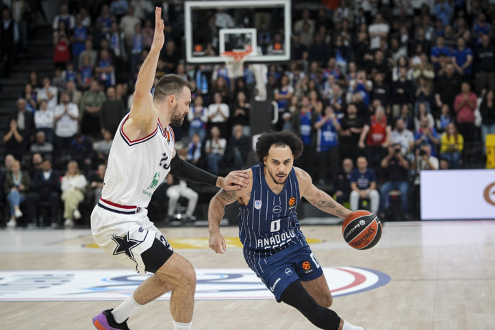 Anadolu Efes iki kez uzayan maçta Milano'ya yenildi: 97-93