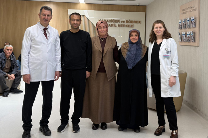 20 yıllık damadına böbreğini verdi: "Önce kızını aldım, şimdi böbreğini"