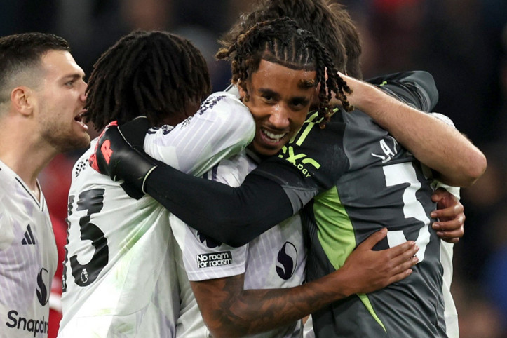 Leny Yoro, Real Madrid yerine neden Manchester United'ı seçti?