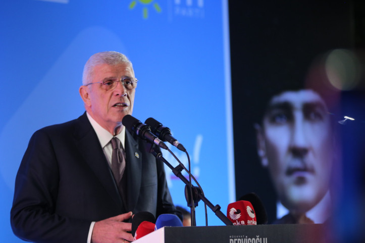 Özlem Çerçioğlu'nu örnek gösterdi, partilileri uyardı: Aranıza şeytan bile almayın