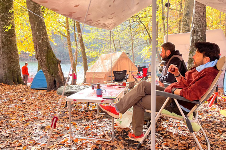 Yedigöller Milli Parkı ziyaretçi akınına uğradı