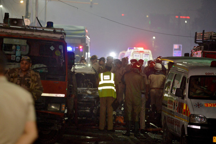 Araç patladı, en az 8 kişi öldü