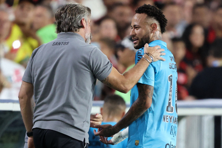 Neymar oyundan çıkartılmasına kızdı