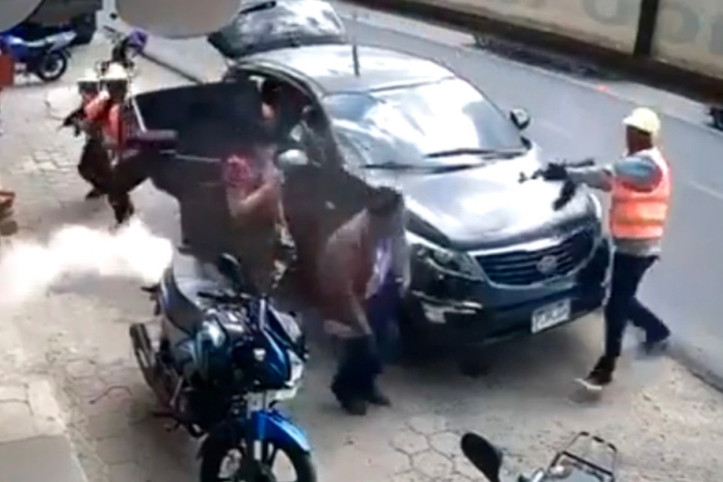 İşçi kostümü giyip iş insanını katlettiler