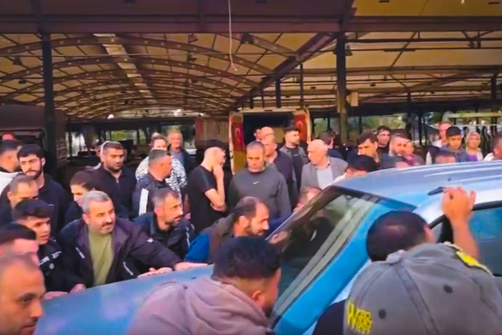 Pazarcılarla belediye arasındaki gerilim büyüyor: Bunun adı vandalizm