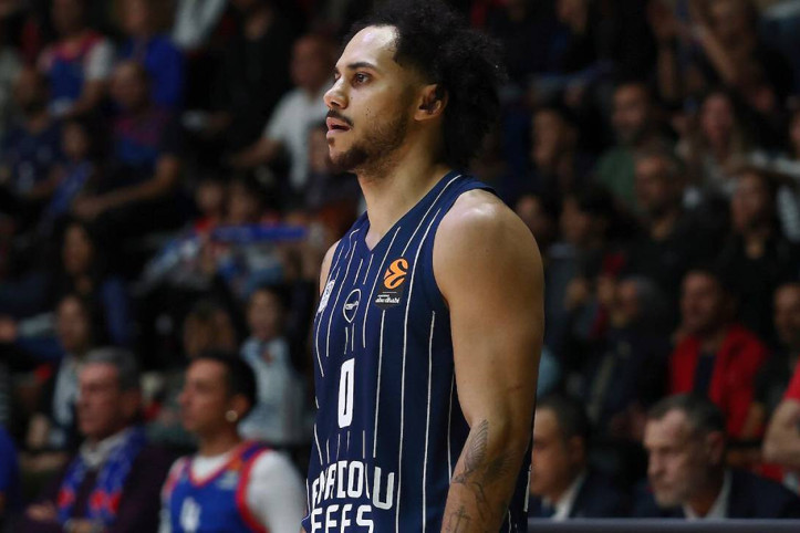 Anadolu Efes'te Larkin ameliyat edildi: 2 ay yok!