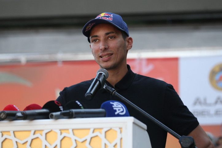 Toprak Razgatlıoğlu, MotoGP'de görücüye çıkıyor