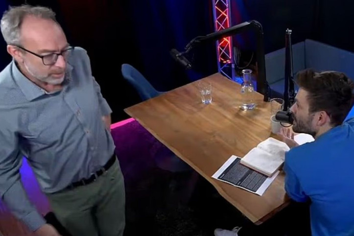 'Dünyanın en aptalca sorusu' dedi, stüdyoyu terk etti