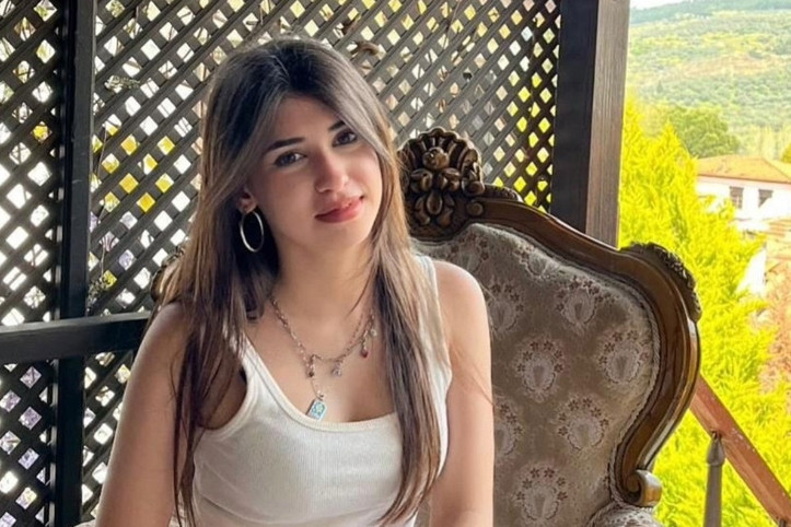 Takla atan araçtan fırlayan kız öldü