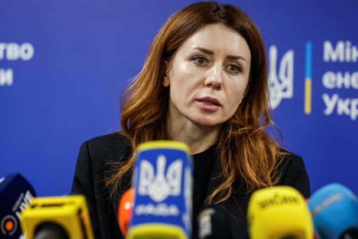 Yolsuzluk depreminde yeni perde: Enerji bakanı da görevden alındı