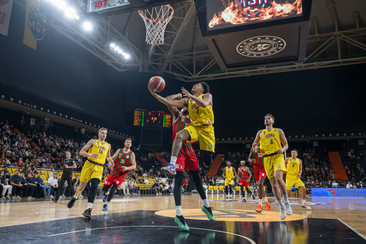 Mersin, Karşıyaka'yı devirdi: Kaf-Kaf'ın hasreti 7 maça çıktı