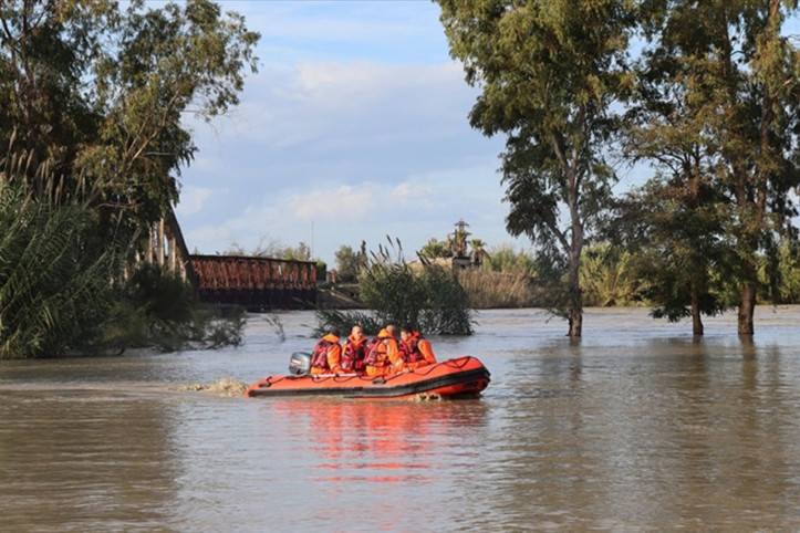 Arnavutluk’ta sel can aldı