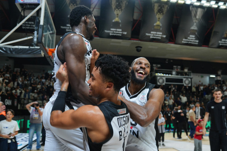 Lider Beşiktaş tutulmuyor: Manisa'yı devirip 9'da 9 yaptılar