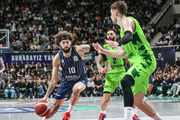 TOFAŞ, son çeyrek performansıyla Anadolu Efes’i yıktı