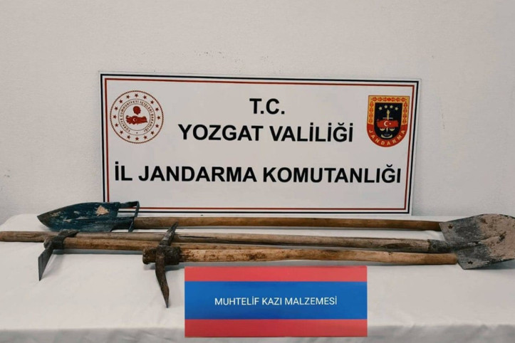 Kaçak kazı yaparken suçüstü yakalandılar