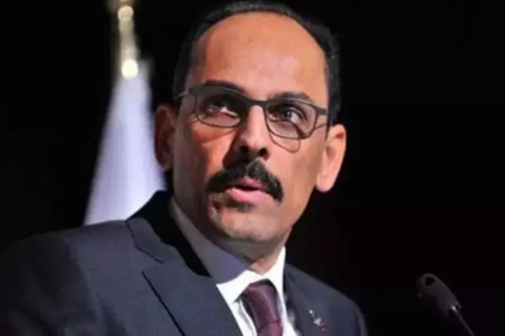 Mısır'da üçlü zirve