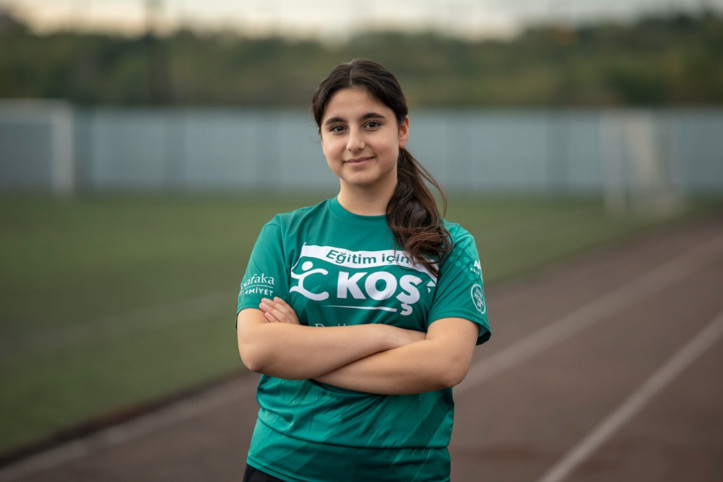 Darüşşafakalı İnci Naz Sönmez, Kardeşleri İçin Zirveye Koştu